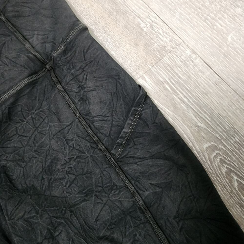 Lululemon Base Pace High Rise Nulux Black Tie Dye Pattern Size 4 - Picture 3 of 6